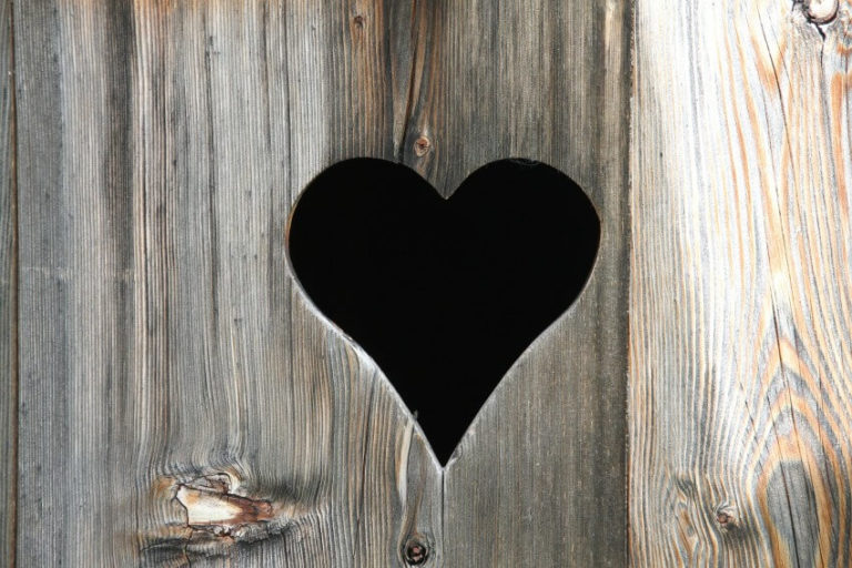Herzhafte Holztür
